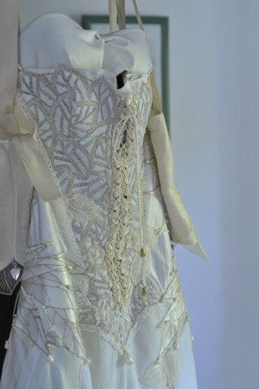 Artisanat intitulée "Robe Aurore1.jpg" par Mmd, Œuvre d'art originale, Vêtements pour femmes