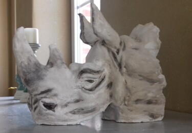 제목이 "neushoorn"인 조형물 Grietje Leyn (art-gl webnode)로, 원작, 도예