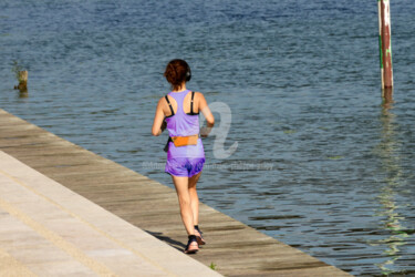 Photographie intitulée "LA FILLE EN JOGGING…" par Jean-Marc Philippe (Jimpy), Œuvre d'art originale, Photographie numérique