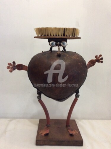 Sculpture titled ""Un cœur à prendre"" by Elisabeth Faucheur, Original Artwork, Other