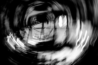 Photographie intitulée "Dans le tourbillon.…" par Olive, Œuvre d'art originale, Photographie numérique