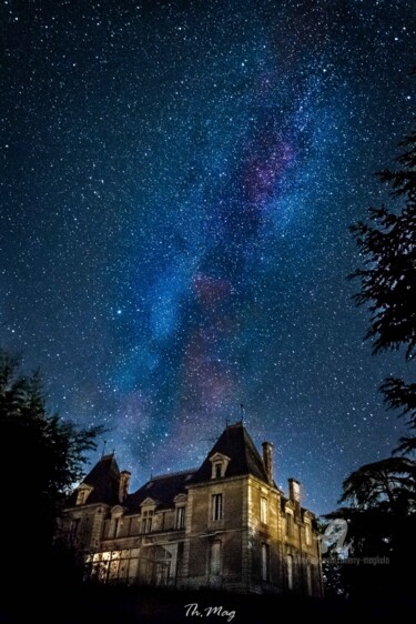 Le Château de Marith "Le Chateau aux mille étoiles Photographie intitulée "Le Château de Marit…" par Thierry Magliulo (Th.Mag), Œuvre d'art originale