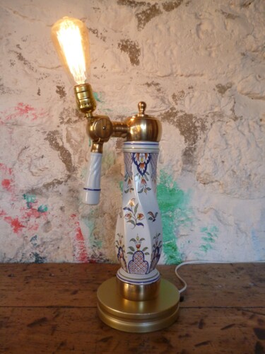 LA POMPE A BIERE Design intitulée "LA POMPE A BIERE" par Leferailleur02, Œuvre d'art originale, Luminaire
