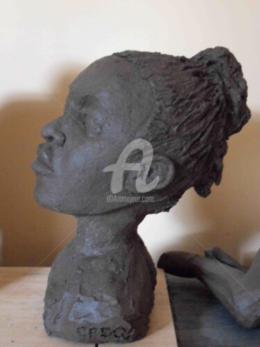 Sculpture Portrait Maria-Ma (Guinée) Sculpture intitulée "Sculpture Portrait…" par Cédo, Œuvre d'art originale, Terre cuite