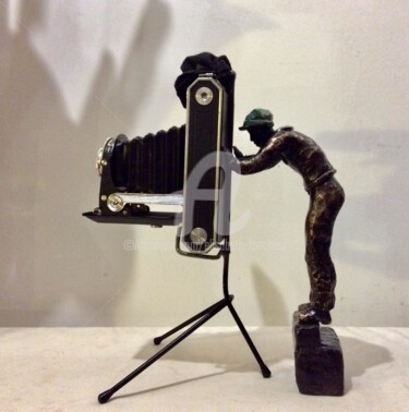 Sculpture titled "« Indiscrétion en c…" by Elisabeth Faucheur, Original Artwork
