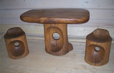 Sculpture intitulée "Table small" par Virgilijus Vaiciunas, Œuvre d'art originale, Bois