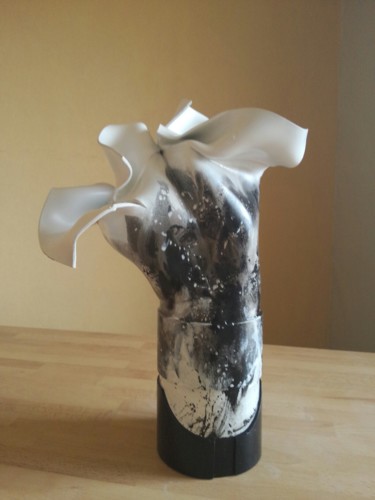 Culture design Toulouse vase déco noir et blanc "Culture design Tou…" başlıklı Heykel Christian Bessede tarafından, Orijinal sanat