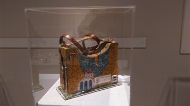 Sculpture titled "The Valiset" by Bruno Louis, Original Artwork, Ceramics
