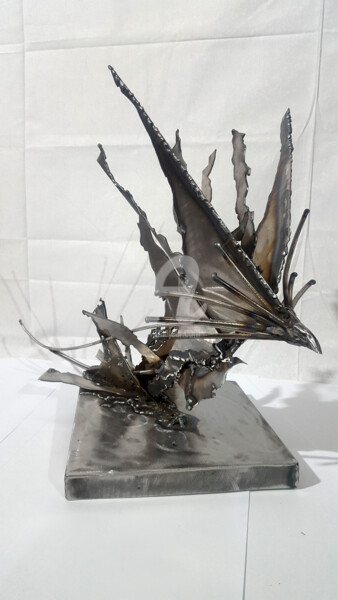 BRUTALIST WELDED IRON SCULPTURE STAR BIRD FUELING "BRUTALIST WELDED IR…" başlıklı Heykel Kloska Ovidiu tarafından, Orijinal sanat, Metaller