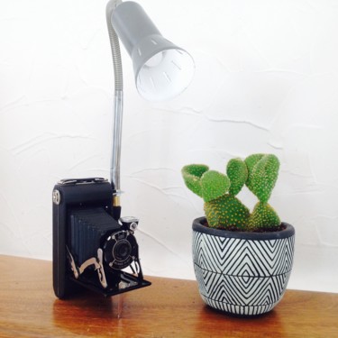 Design intitulée "Lampe BROWNIE" par Joel Carpentier (Ambiance d'Antan), Œuvre d'art originale, Luminaire