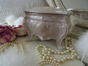 Boîte à bijoux commode Art Nouveau patiné Shabby Design intitulée "Boîte à bijoux comm…" par Lin-Et-Patine, Œuvre d'art originale, Boites à bijoux