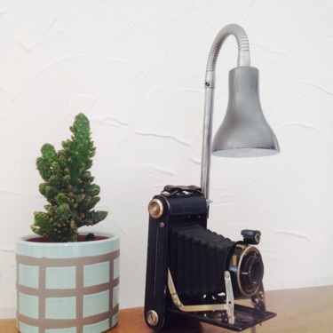 Lampe EASTMAN KODAK 제목이 "Lampe EASTMAN KODAK"인 디자인 Joel Carpentier (Ambiance d'Antan)로, 원작, 사물