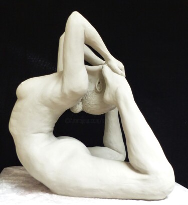 Perpétu'Elle Sculpture intitulée "Perpétu'Elle" par Sylvie Bourély (SB), Œuvre d'art originale, Terre cuite