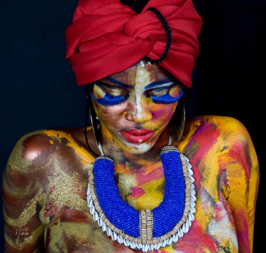 Photographie intitulée "MAMA AFRICA" par Mata, Œuvre d'art originale