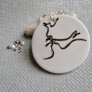 porcelain pendant with kissing couple 设计 标题为“porcelain pendant w…” 由Decorella, 原创艺术品, 饰品
