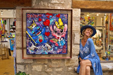 Tess avec une de ses creations personnalisées