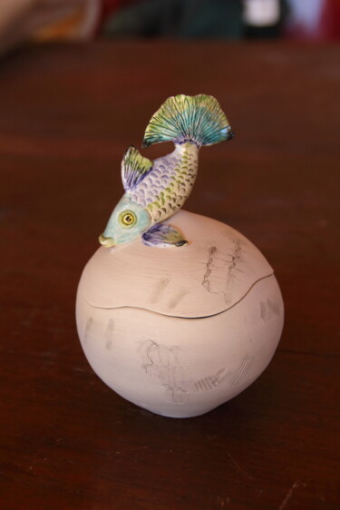 Design titled "boite ronde poisson…" by Emmanuelle Bernard, Original Artwork