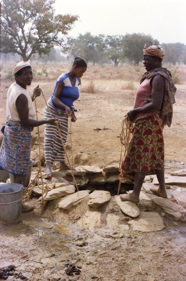 Femmes africaines au puits