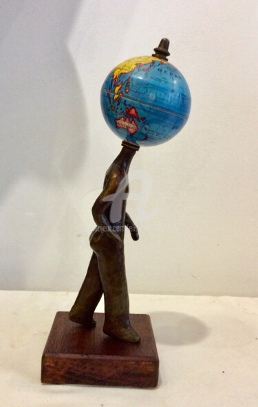 « Le petit globe trotter » Sculpture intitulée "« Le petit globe tr…" par Elisabeth Faucheur, Œuvre d'art originale, Bronze