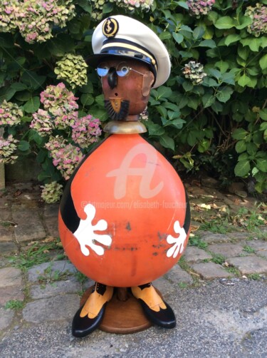Sculpture titled "« Capitaine repu »" by Elisabeth Faucheur, Original Artwork, Plastic