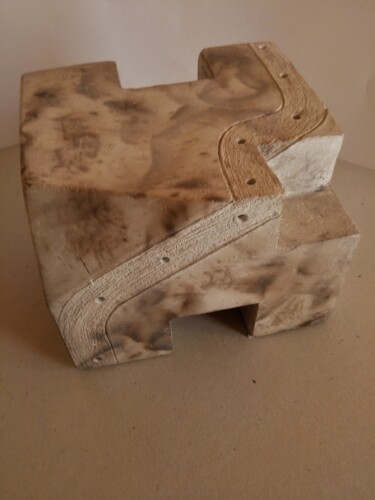 Sculpture titled "Premières traces "E…" by Dominique Jolivet, Original Artwork, Terra cotta