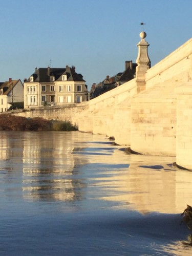 il fait soleil sous le pont de la Charité ce matin !