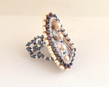 Design getiteld "Large abalone shell…" door Irena Zelickman, Origineel Kunstwerk, Juwelen