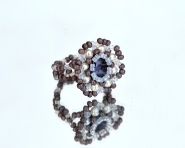 设计 标题为“Flower ring with io…” 由Irena Zelickman, 原创艺术品, 首饰