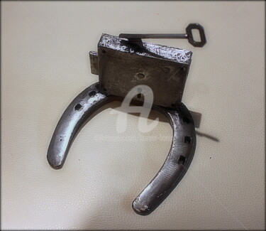 Sculpture intitulée "Derrière la porte .…" par Laurent Boron, Œuvre d'art originale, Métaux