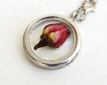 Design titled "Pendant with real r…" by Irena Zelickman, Original Artwork, Jewelry