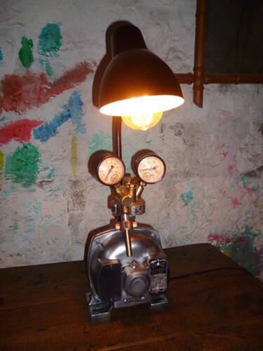 Design titled "LAMPE " LA MANOMOTE…" by Leferailleur02, Original Artwork, Luminaire