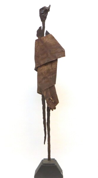 Scultura intitolato "FIGURA AL VENTO" da Morgese Giovanni, Opera d'arte originale, Metalli