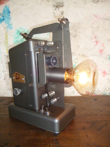 LAMPE " PROJECTEUR CINEMA " Design titled "LAMPE " PROJECTEUR…" by Leferailleur02, Original Artwork, Luminaire