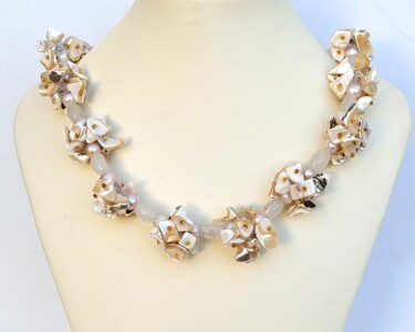 Design getiteld "Fluffy necklace wit…" door Irena Zelickman, Origineel Kunstwerk, Juwelen