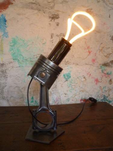 LAMPE INDUSTRIELLE - PISTON - PAPILLON Design titled "LAMPE INDUSTRIELLE…" by Leferailleur02, Original Artwork, Luminaire