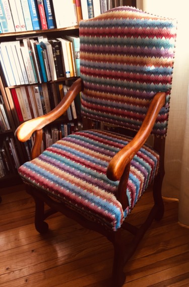 제목이 "FAUTEUIL LOUIS XIII"인 섬유 예술 Geneviève Madrigal로, 원작, 가구