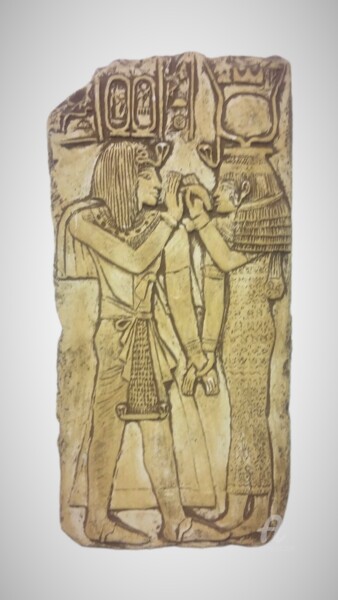 Osiris et Isis - Bas relief Egyptien debout - Plâtre Rzeźba zatytułowany „Osiris et Isis - Ba…” autorstwa Atelier Mélyne Sculpture, Oryginalna praca, Gips Zamontowany na Inny sz…