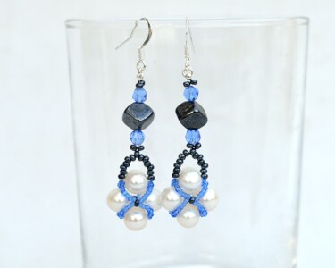 Design intitulée "Crisscross pearl ea…" par Irena Zelickman, Œuvre d'art originale, Bijoux
