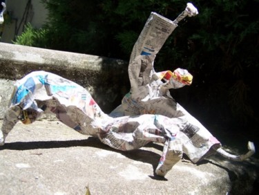 Sculpture intitulée "Grand comme ça !" par Anne-Frédérique Ferret, Œuvre d'art originale, Papier