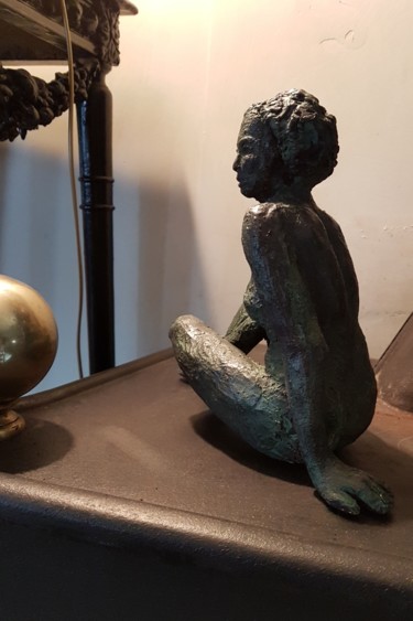 Sculpture titled "Clémentine" by Evelyne Chabaud, Original Artwork, Terra cotta