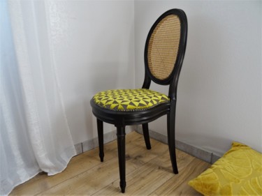Chaise médaillon dossier canné et assise tissu éditeur 设计 标题为“Chaise médaillon do…” 由Lin-Et-Patine, 原创艺术品, 家具