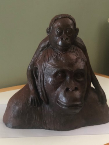雕塑 标题为“Maman Orang outan e…” 由Denis Thebaudeau, 原创艺术品, 兵马俑