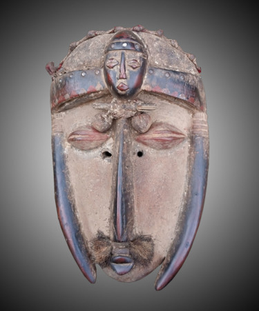 Rzeźba zatytułowany „Masque Bété art tri…” autorstwa Kebe, Oryginalna praca, Drewno