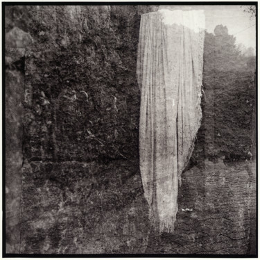 摄影 标题为“Ghost drying - 1/9” 由Marc Paraskeva, 原创艺术品, 电影摄影