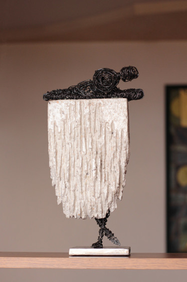 Dreams 34x18x20 3kg iron, travertine 2020 Sculpture intitulée "Dreams 34x18x20 3kg…" par Karen Axikyan, Œuvre d'art originale, Métaux