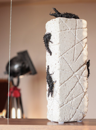 Sculptuur getiteld "Crocodiles 41x16x12…" door Karen Axikyan, Origineel Kunstwerk, Metalen