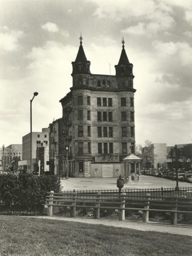 Apex Building, Washington, DC 1984 Photographie intitulée "Apex Building, Wash…" par Llewellyn Berry, Œuvre d'art originale, Photographie argentique
