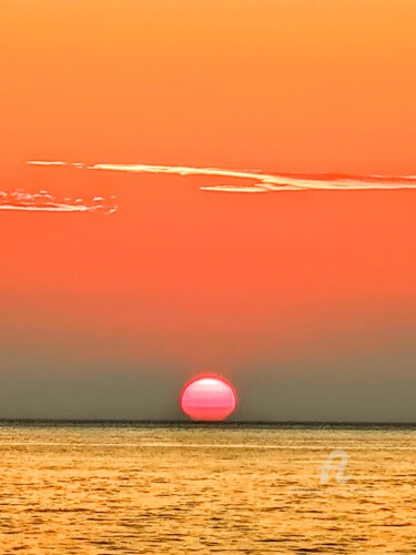 Photographie intitulée "SOLEIL ROUGE" par Patrice Le Gall, Œuvre d'art originale, Photographie non manipulée