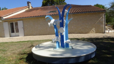 Sculpture intitulée "Fontaine aux poisso…" par Claude Feuillet, Œuvre d'art originale, Résine