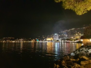 Photographie intitulée "Montreux Nuit 2019…" par Carlos Vieira, Œuvre d'art originale, Photographie non manipulée